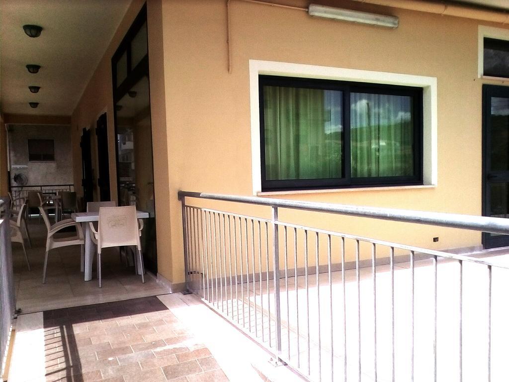Pino Hotel Gizzeria Exterior foto