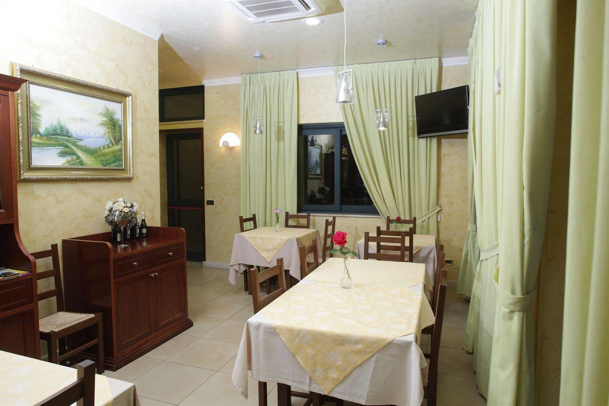 Pino Hotel Gizzeria Exterior foto